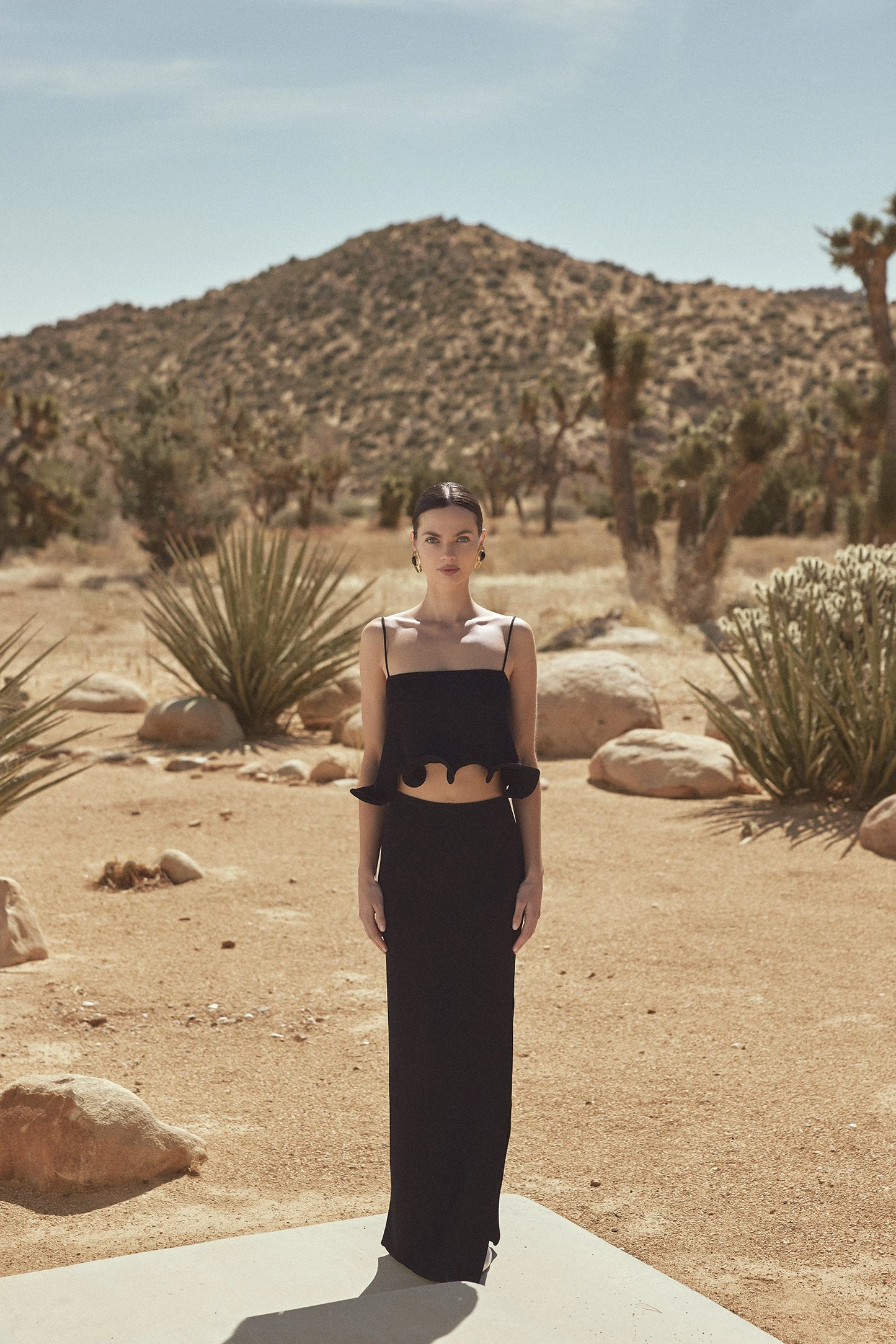 Ruffle Hem Crop Top (Black)(Ruffle Hem Crop Top Black) 2 Ruffle Hem Crop Top (Black)(Ruffle Hem Crop Top Black) - Image 2